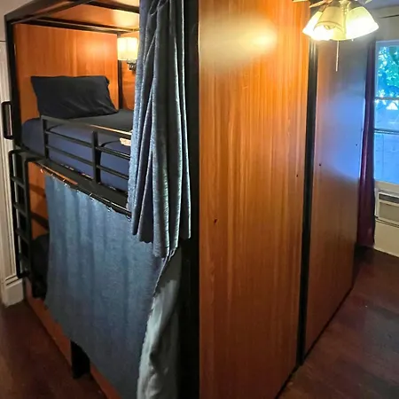 International Travelers House Hostel - Downtown San Diego Little Italy (Adults Only)-3